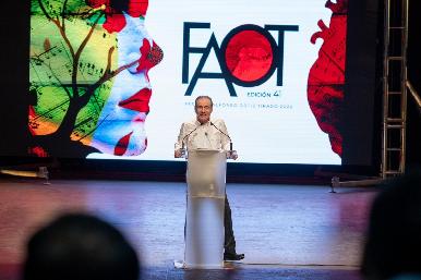 Gobernador Durazo enaltece la cultura sonorense con programa artístico de lujo en la edición 41 del FAOT